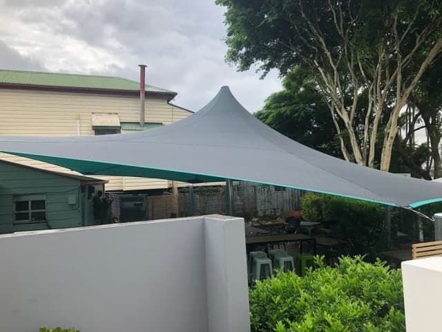 Sassafra's Cafe Paddington, has a new big top style shade Sail. This sail is a 8 Point Shade set up using Dual Shade, 5mm 316 stainess steel wire with posts anchored in shale-hard rock.