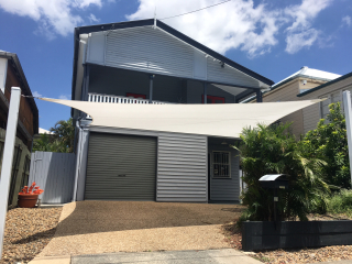Carport Shade Sail in Z16 Ice White - Woolloongabba Carport shade sail installed at home in Woolloongabba in Z16 Ice Whilte colour